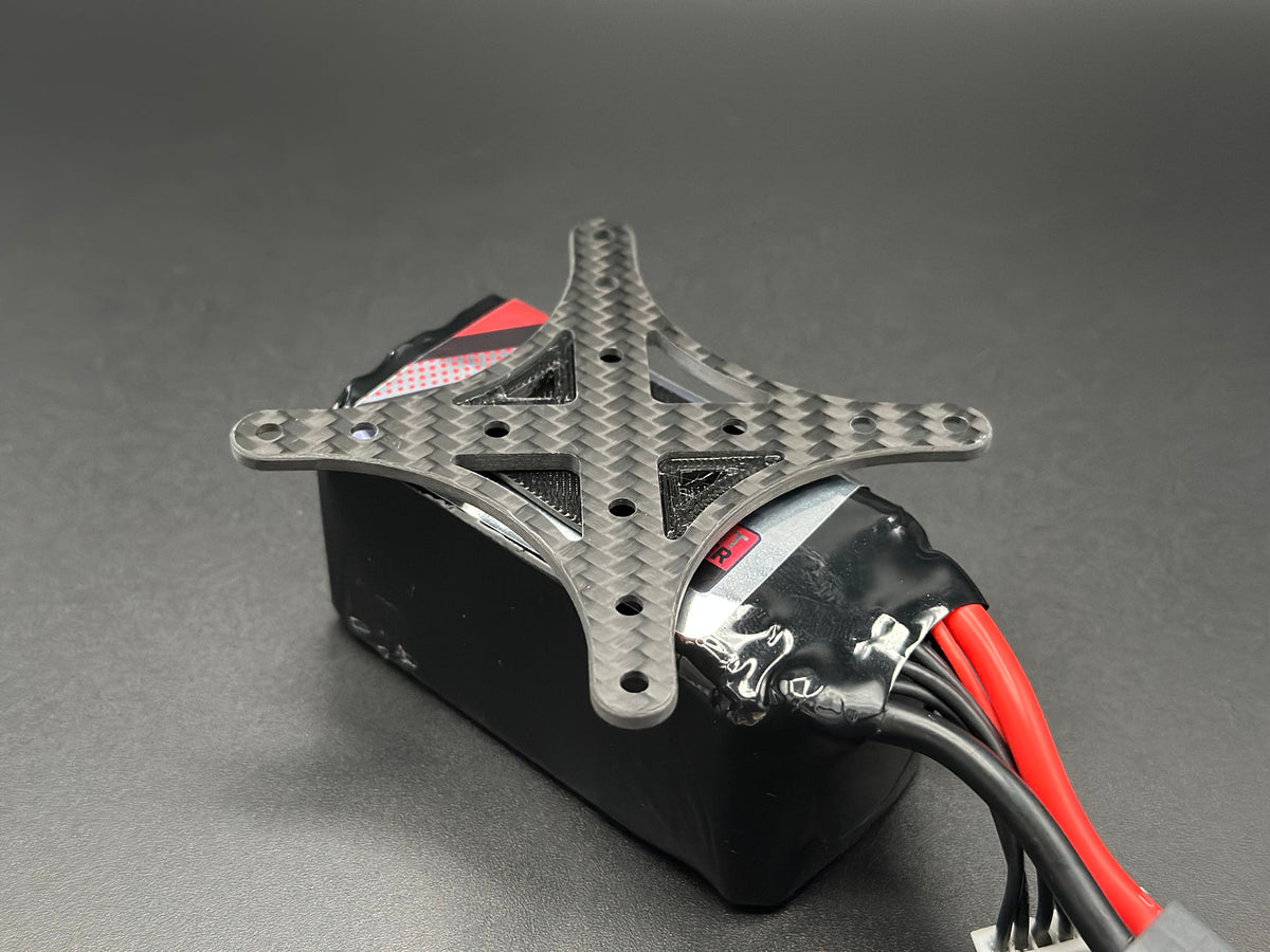 MIROKUボトムプレートの溝に噛み合うロックプレート
